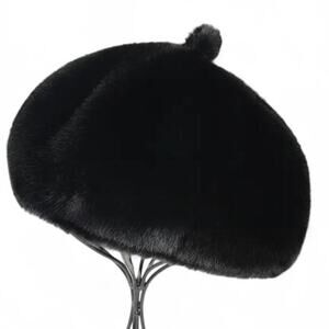 Gorgeous! Black Faux Fur Vegan Beret Fall Winter FW Snow Glamour Capsule Retro